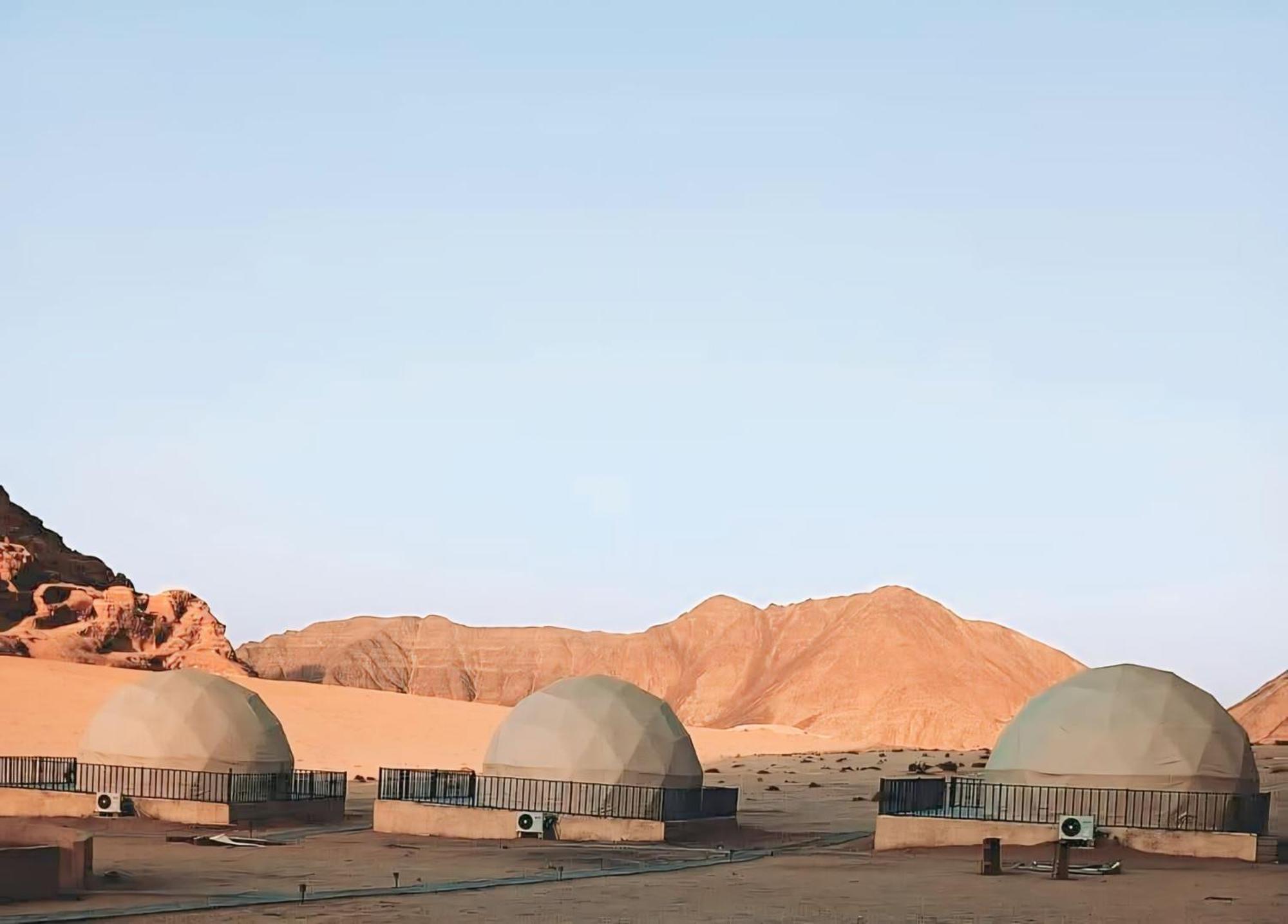 Luxury tent Wadi Hi Camp Wadi Rum