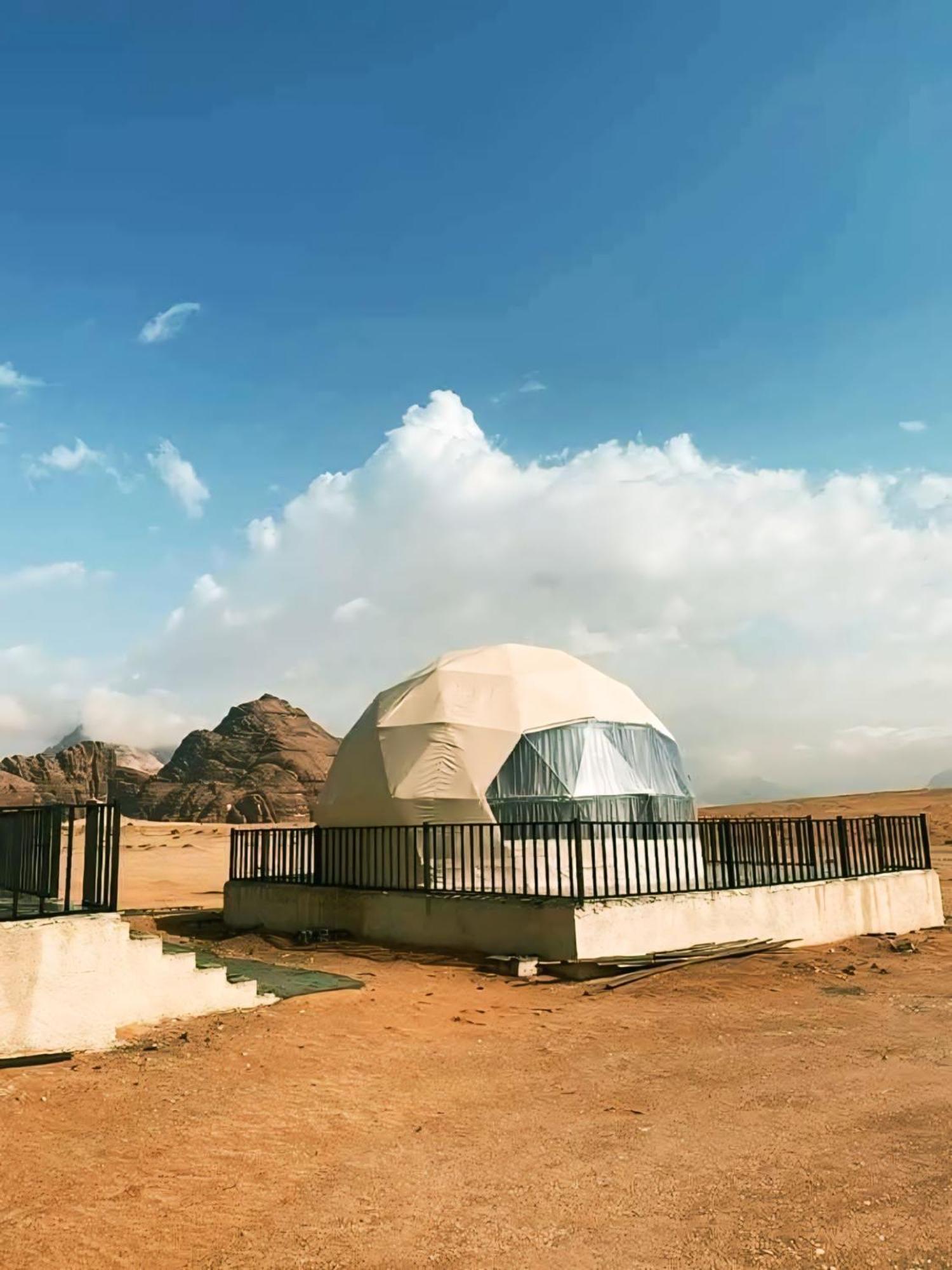 Luxury tent Wadi Hi Camp Wadi Rum